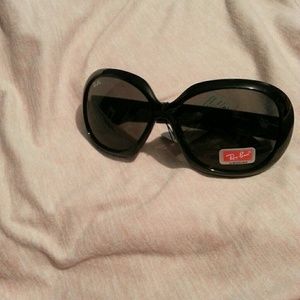 Ray-Ban   women sun glasses. New with tags